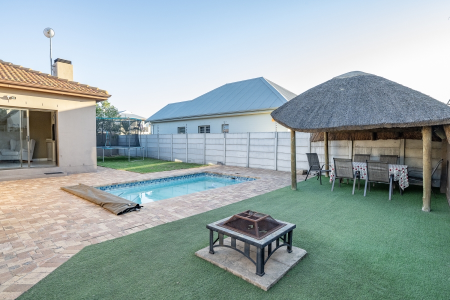 3 Bedroom Property for Sale in Viking Village Western Cape